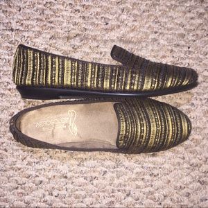 Patterned loafer flats